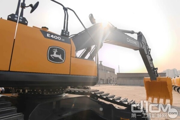 Լ���϶�ȫ�·�400�����ھ��