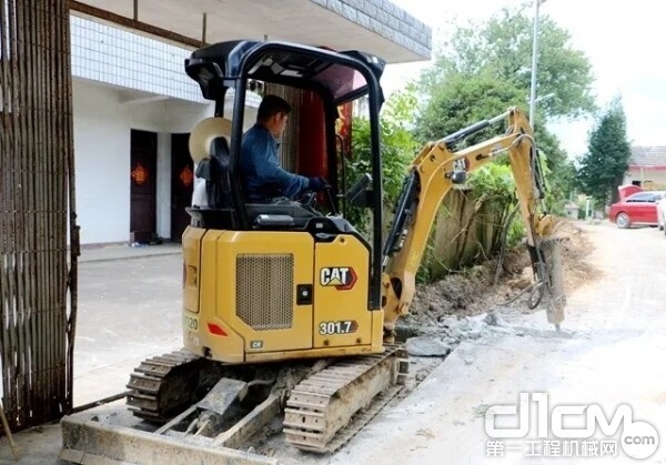 CAT 301.7CR微挖