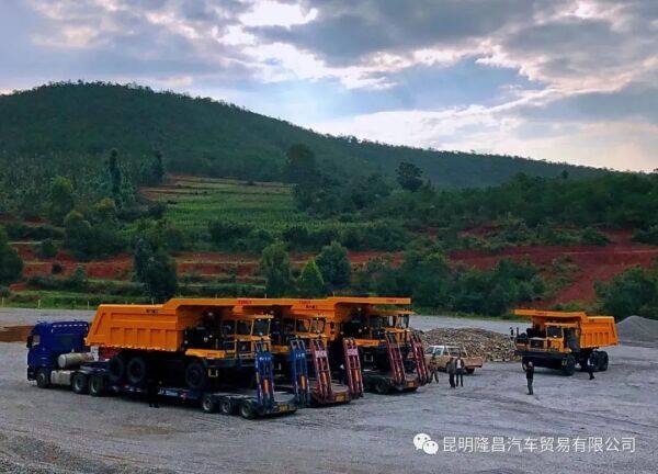 10台矿运利器TL875非公路宽体自卸车交付云南客户