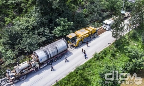 徐工泡沫沥青就地冷再生技术在山西忻州境内国道正阳线G239成功投入使用