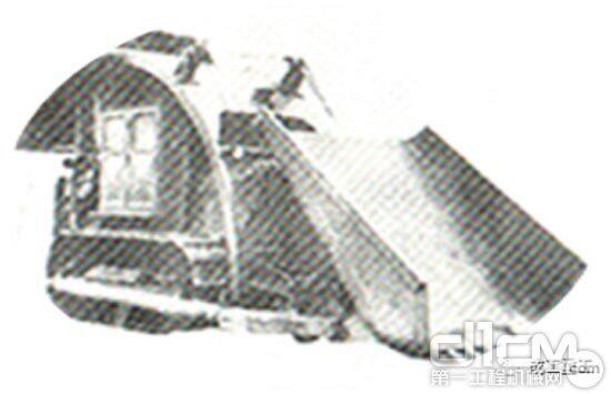 1964年成工试制成功国内第一台Z1-4履带后卸式装载机