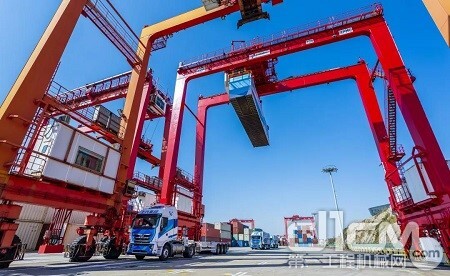 2020年7月10日，上汽红岩5G智能重卡在上海洋山港启动准商业化运营