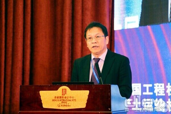 中国工程机械工业协会铲土运输机械分会尚海波会长致开幕词