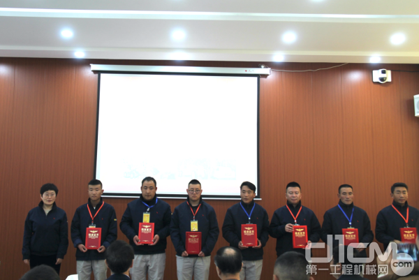 ɽ���ٹ��ܾ�����������ӱΪѧԱ�䷢��ҵ֤��