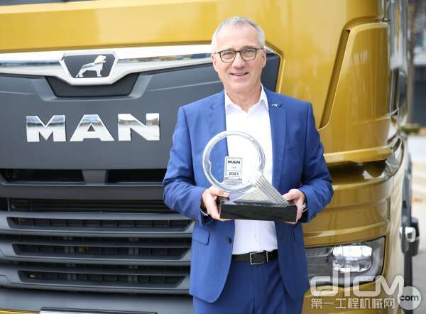 曼恩全新一代TGX荣膺“2021国际年度卡车”大奖