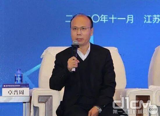 中铁装备总体有限公司董事长卓普周