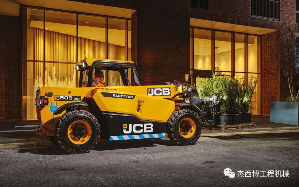 JCB重磅宣告首款0排放的纯电动伸缩臂叉装车525-60E