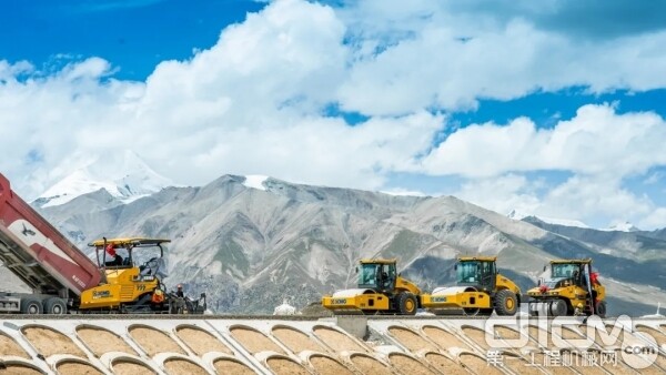 徐工成套道路机械用强悍性能验证高可靠