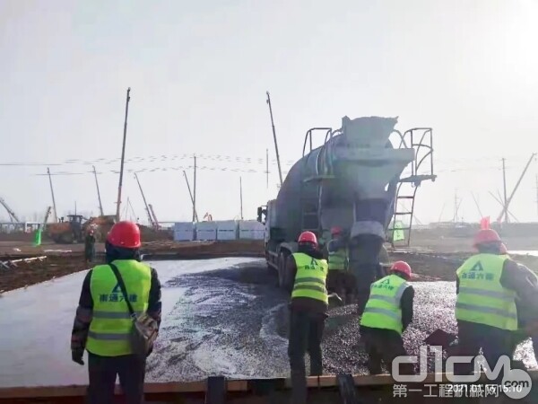 雷萨搅拌车参与石家庄集中隔离点疫区建设