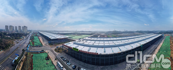 中联重科正在全力打造的世界级灯塔工厂——中联智慧产业城 周柯宇 摄