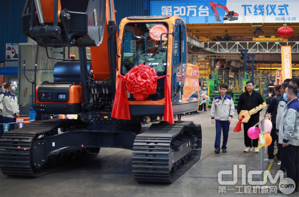 山工程机械在进军中国的海外企业中首次达成<a href=http://product.d1cm.com/wajueji/ target=_blank>挖掘机</a>累计产量20万台记录