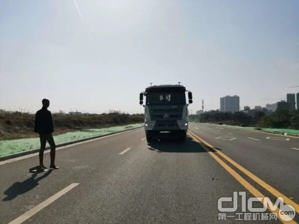 自动紧急制动功能测试现场