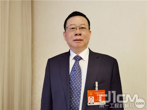 天下人大代表，房产铁建重工党委布告、税端董事长刘飞香