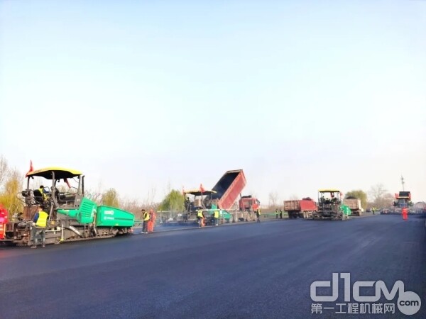 ά�ظ�ϳ�ٻ�ս�Ӻ͸�����̯�̻�������ѹ·��һ���Ч��ҵ