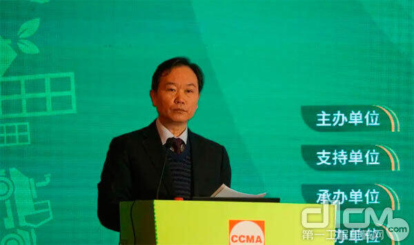 第一工程机械网采访了中国工程机械工业协会副秘书长王金星 