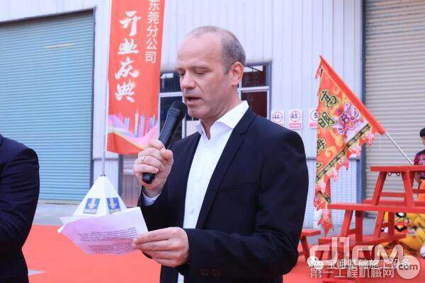 图为宝峨中国区执行董事Marc Scheib先生致开幕辞，欢迎各位嘉宾的到来。