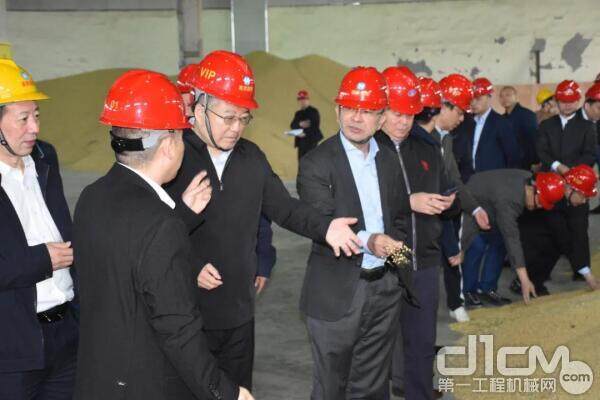 张晓仑董事长调研了贵阳综合保税区及区内粮食加工企业