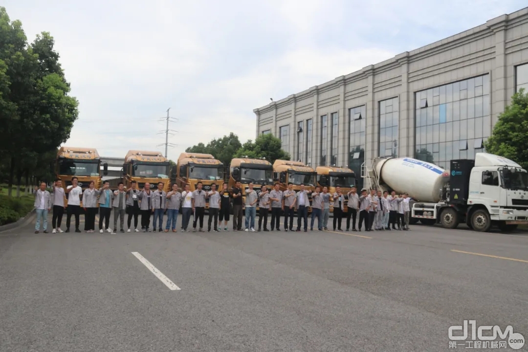 汉马科技“三高”试验团队在公司南门举行出征仪式