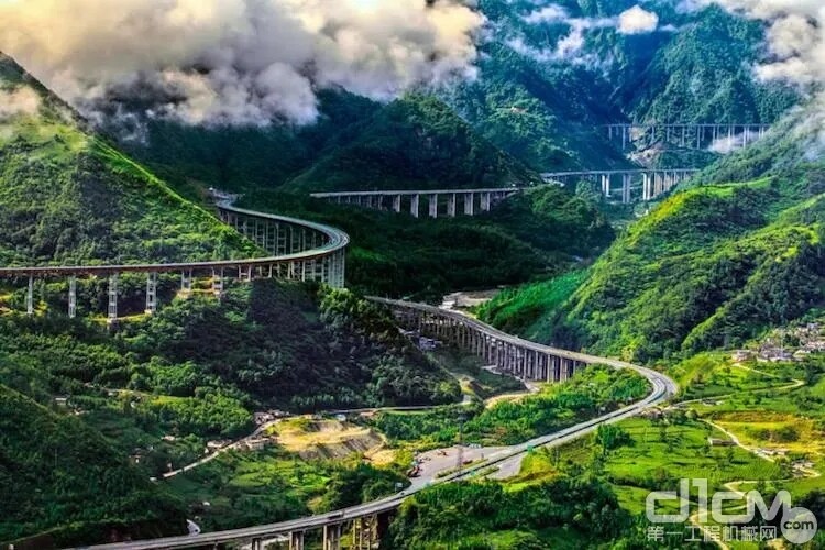 宝马格中国高速公路铺就发展快车道