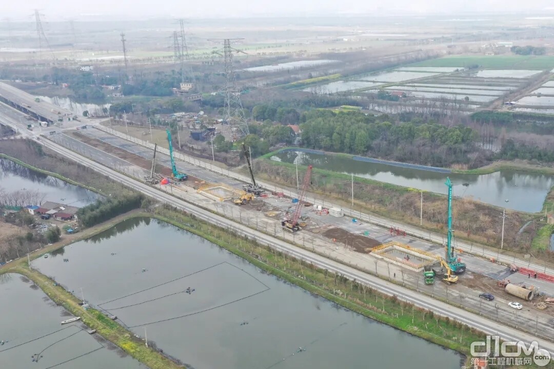 山河智能旋挖钻机在杭绍甬高速现场施工