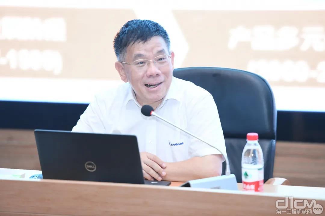 广西柳工集团机械有限公司党委书记、董事长曾光安
