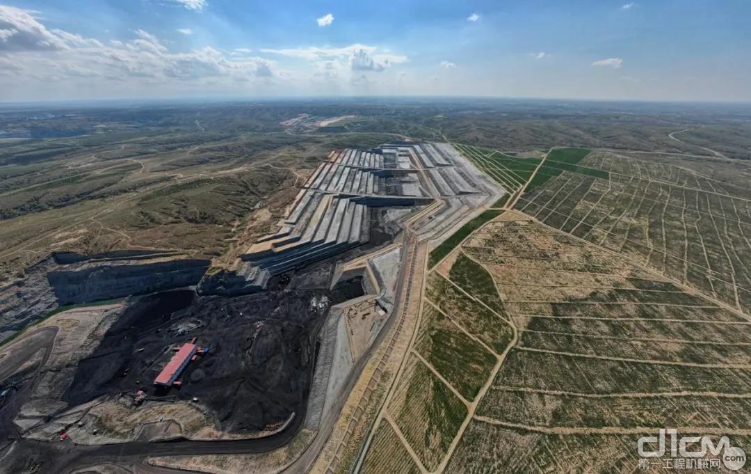 民达煤矿是鄂尔多斯东胜区最大的露天煤矿