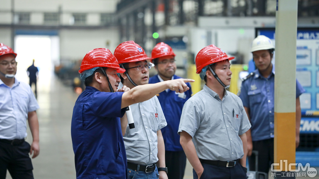 参观徐工消防智能制造基地、智能化生产线