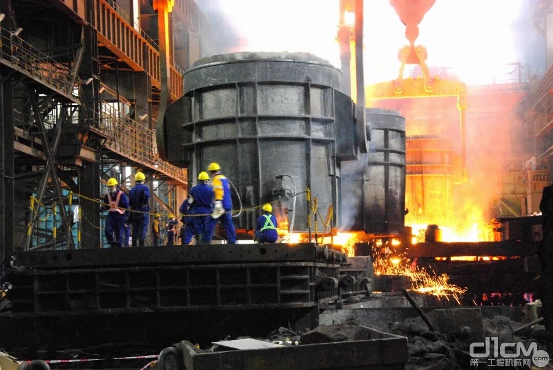 绛溪河大桥锚固铸件浇注成功