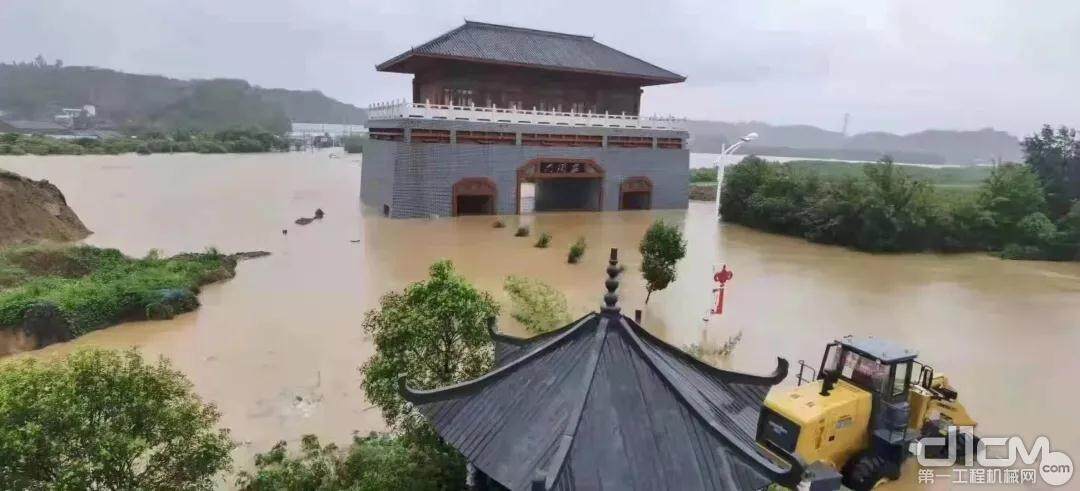 携手前行，雨过天晴，通冠集团720抗洪救灾表彰大会圆满召开