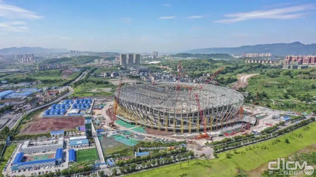重庆龙兴足球场建设现场