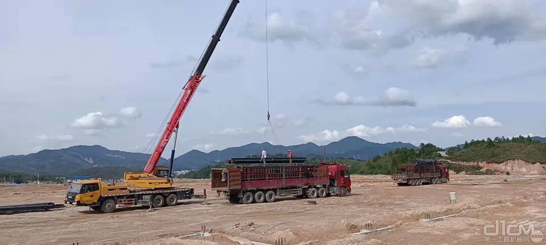 刘建明的三一起重机在吊装施工