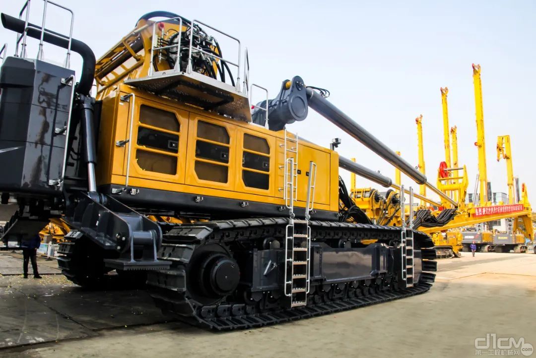 全球最大吨位旋挖钻机徐工XR1200E成功下线