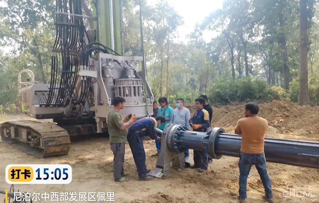中联重科旋挖钻机ZR160L首次亮相尼泊尔首都加德满都某工地