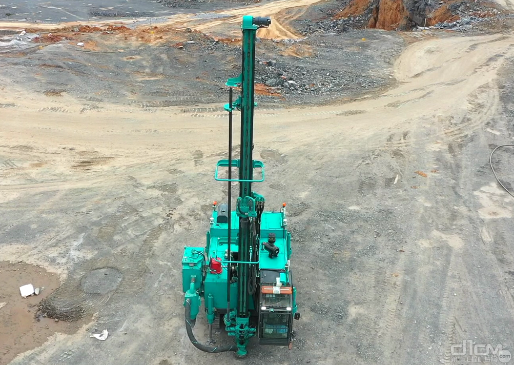 △山河智能5G+智能钻机在新疆煤矿项目工地和