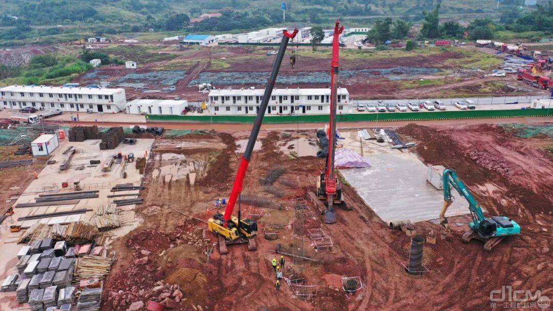 三一起重机在四川时代动力电池生产基地项目现场