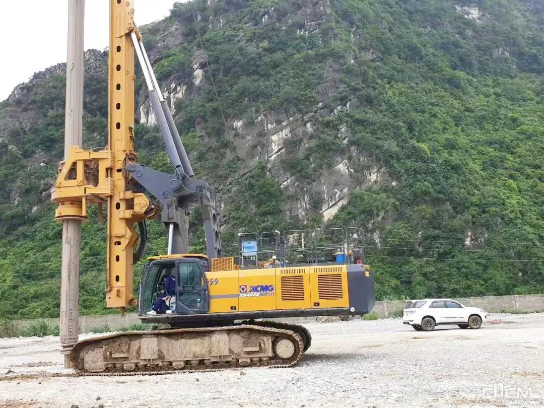 徐工XR400E旋挖钻机在越南“下龙湾”