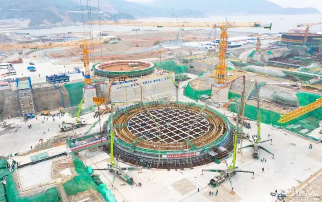 “中广核”浙江三澳核电项目2号机组浇筑项目施工现场