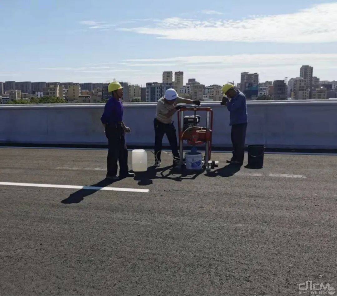 常规施工沥青层抽芯检测压实度