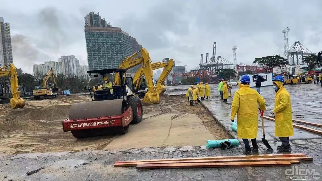 中央援建香港方舱医院项目开工。（大公报记者摄）