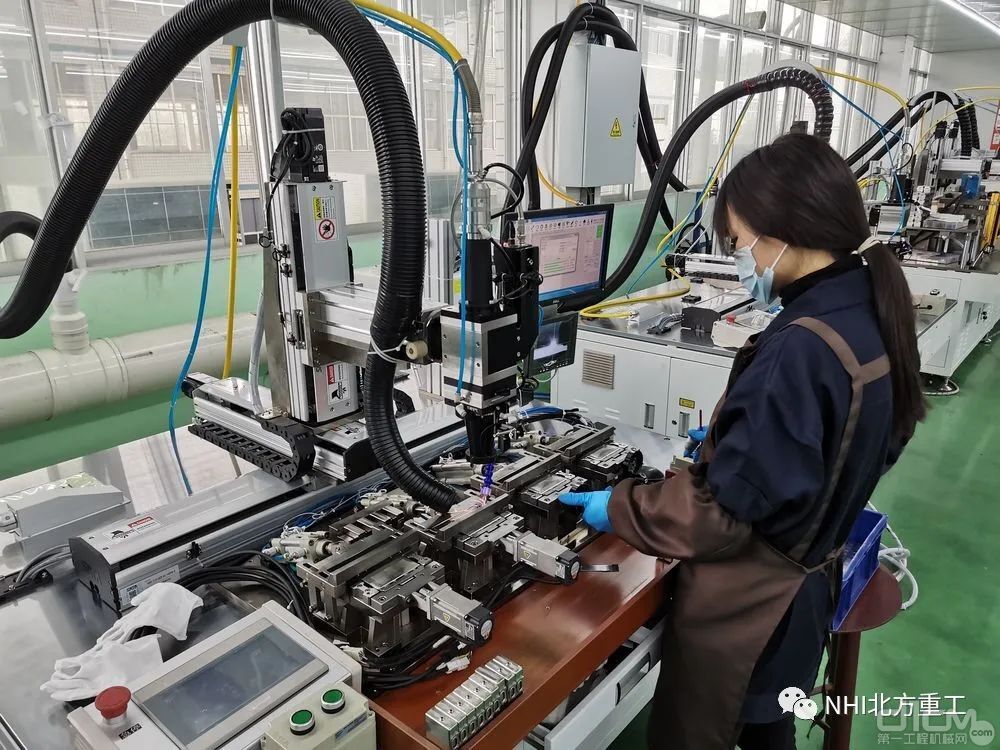 2月22日，福建卫东新能源股份有限公司镍氢动力电池车间