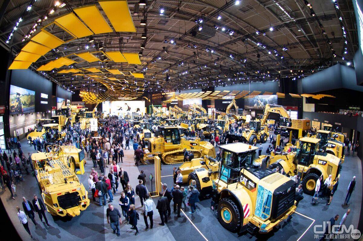 bauma 2019展会卡特彼勒室内展区