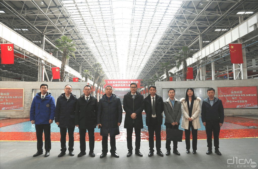 三一机器人总经理郭承志等领导陪同江西众加利参观了三一集团企业展厅及智能工厂