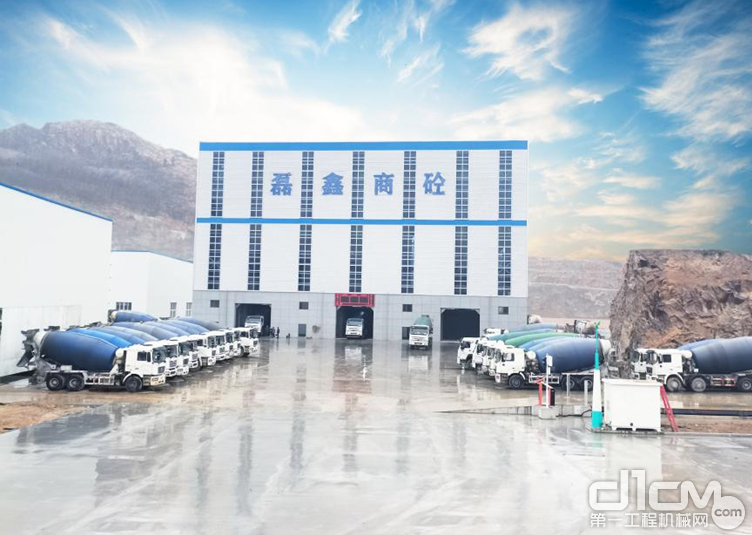 青岛磊鑫商砼配置了全新的中联重科3HZS240S混凝土搅拌站生产线并顺利投产