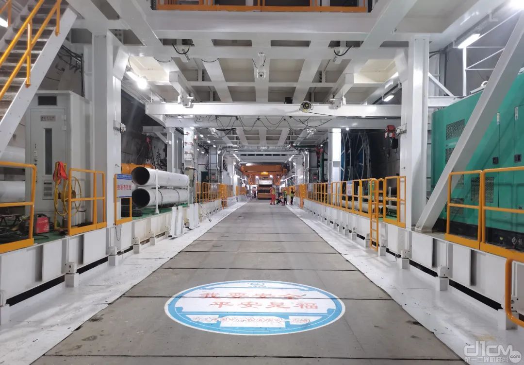 中国中铁南方、中铁隧道局承建的妈湾跨海通道2标项目盾构段全长2063米