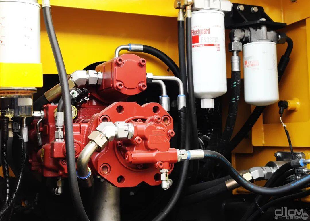 恒特HT145W轮挖配备进口液压系统