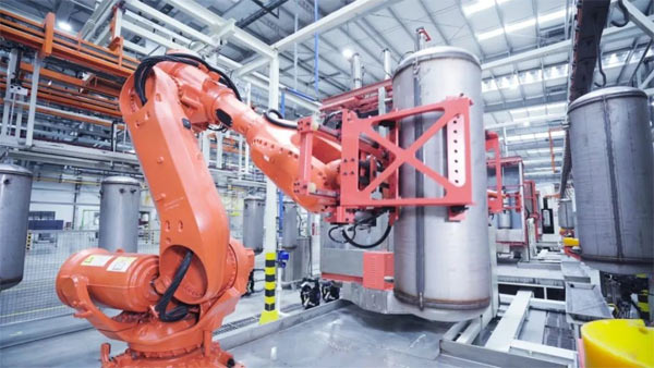 郑州海尔热水器互联工厂成为全球热水器行业首座端到端灯塔工厂 