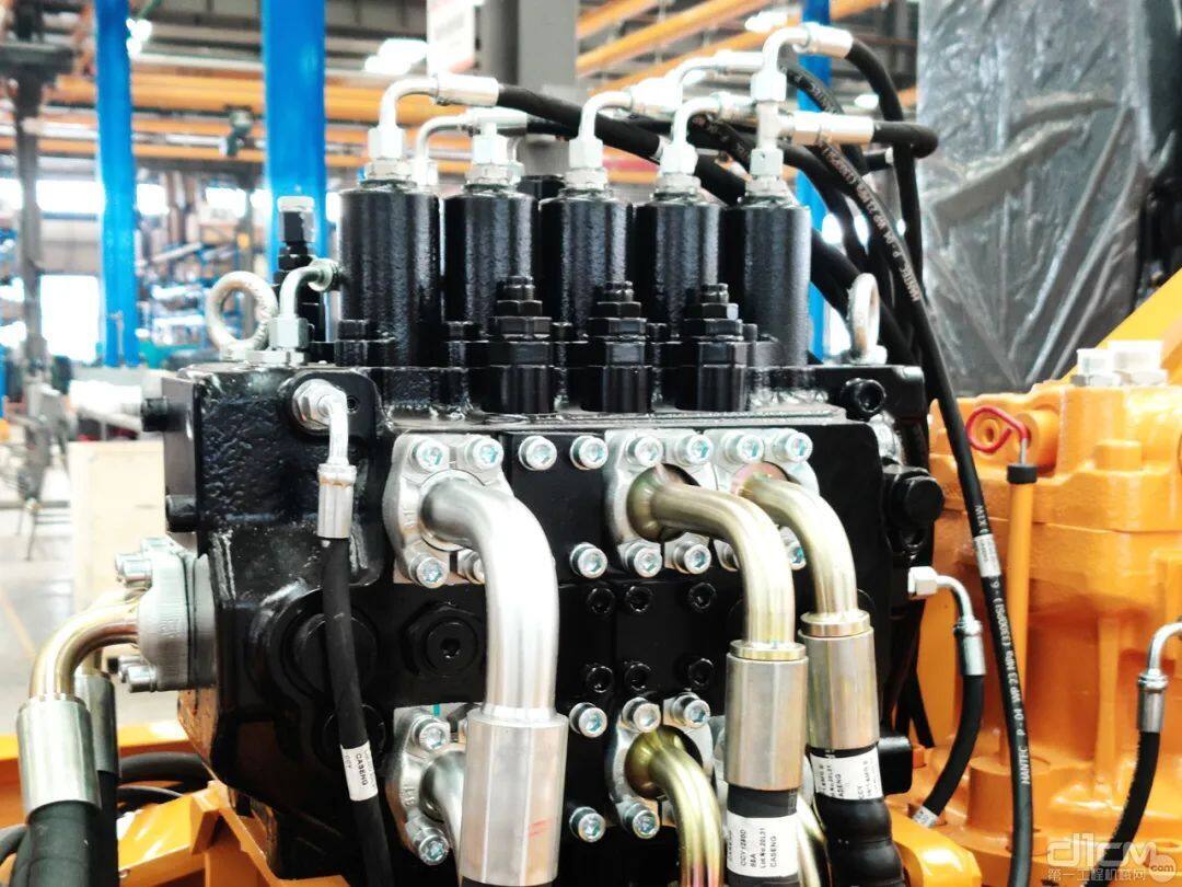 HT155W搭载进口名牌主泵和阀