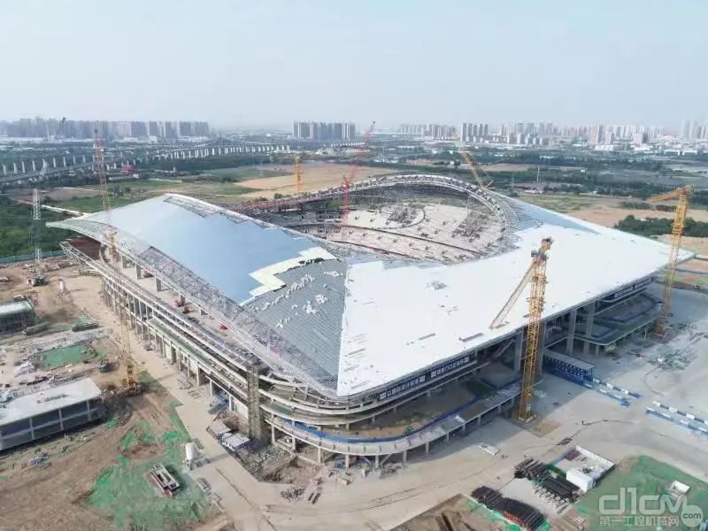 陕建机施集团承建的西安国际足球中心项目