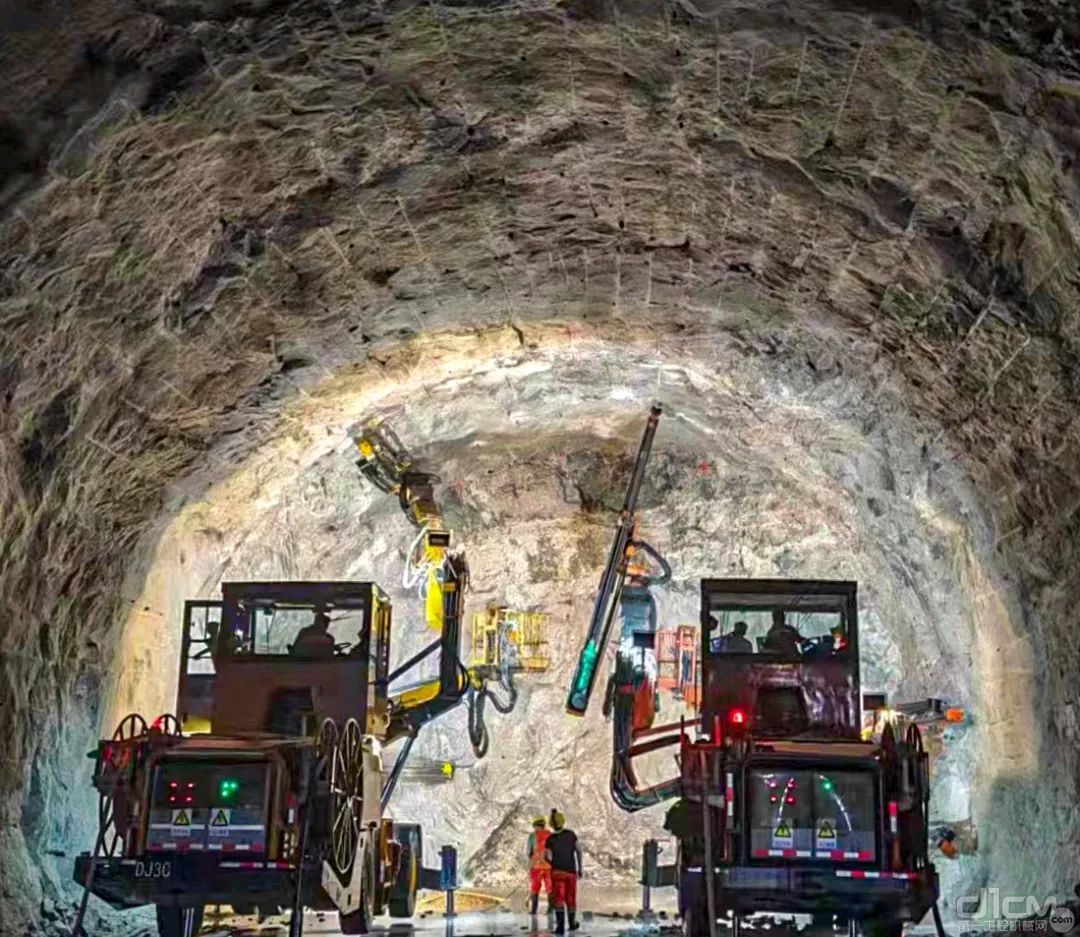 中铁装备：这光面爆破效果，堪称隧道艺术品！