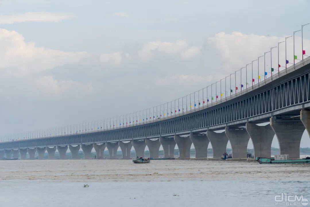 孟加拉国目前规模最大的造桥工程